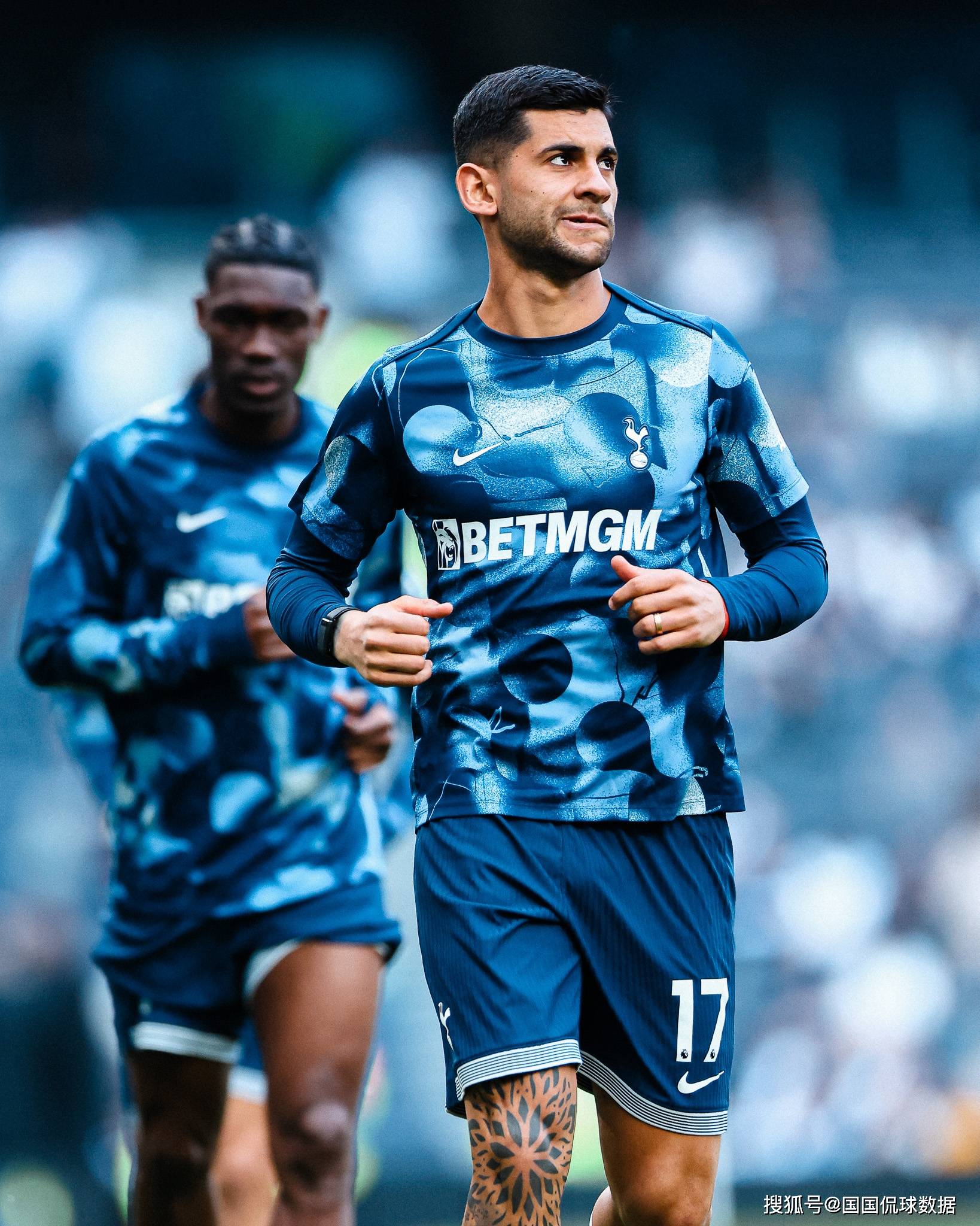 窗口期荷甲焦点战;菲尼克斯太阳远射贴柱;目标明确;临场指挥获称赞 窗口期荷甲焦点战;菲尼克斯太阳远射贴柱;目标明确;临场指挥获称赞