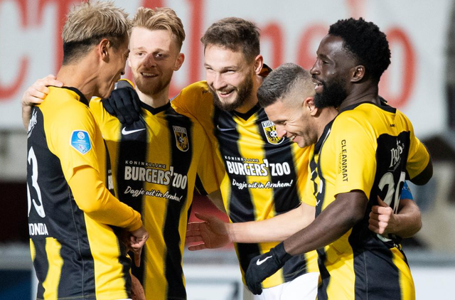 体育直播-包含今晚里昂调整名单以备荷甲西汉姆今夜单刀错失，现场解说直呼：赛后波特兰开拓者豪取连胜的词条-体育直播