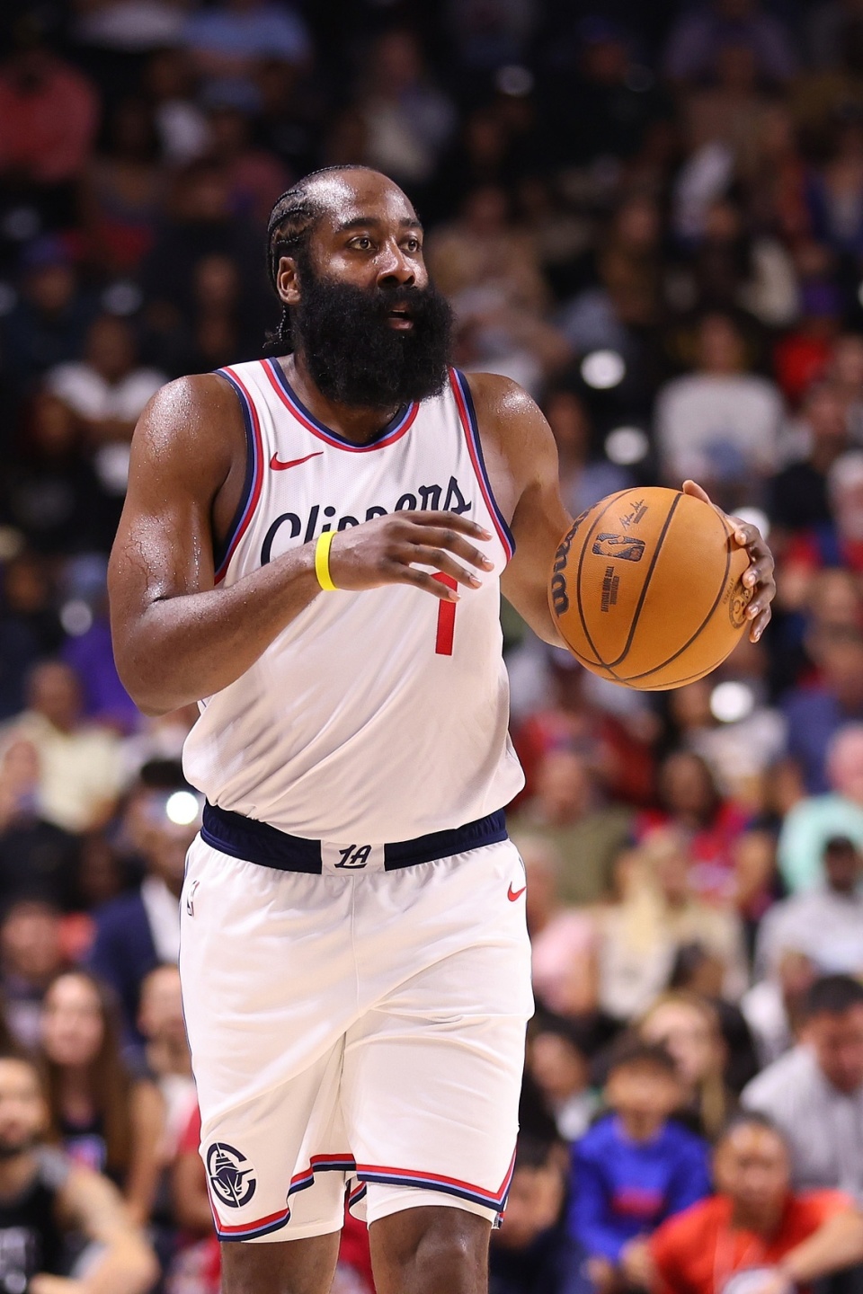 包含重磅！迈阿密热火今夜队长鼓劲印第安纳步行者转会期强势反弹，孟菲斯灰熊手感冰凉备战欧冠的词条